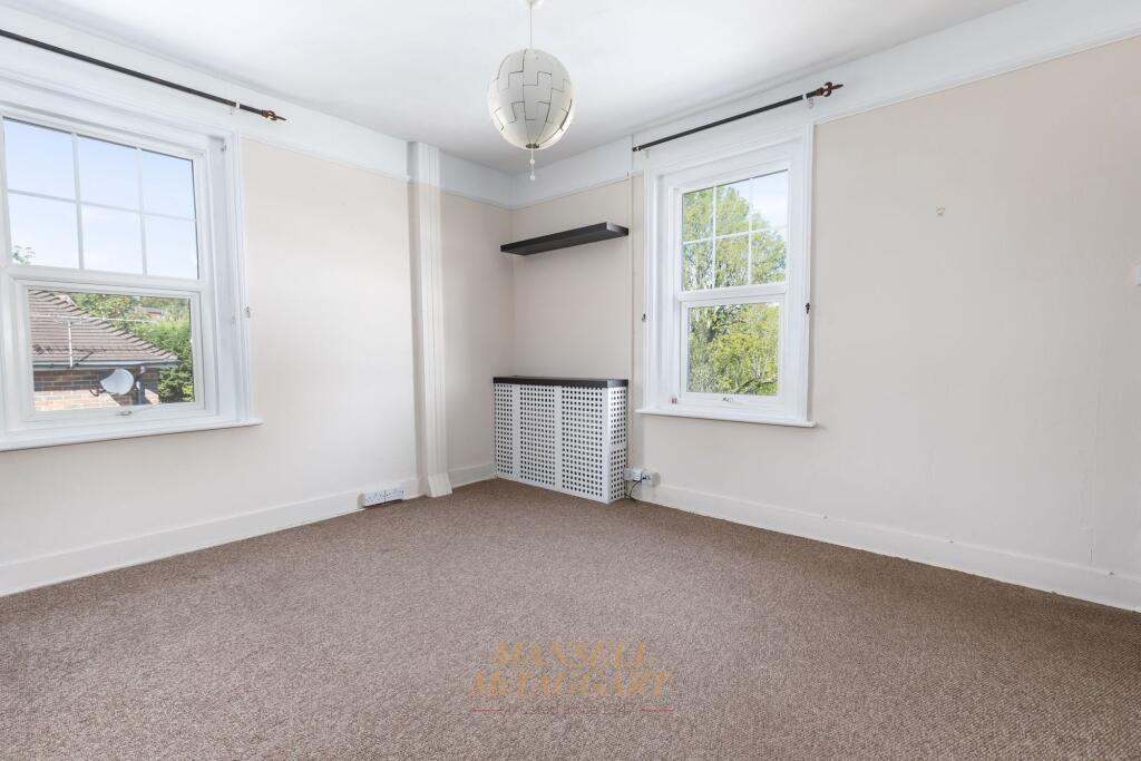 Apartment in Redhill - More