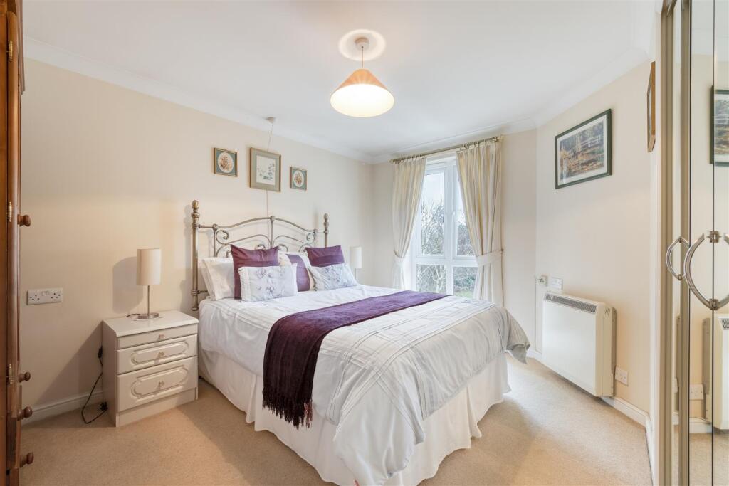 Main image of property: Kingston Road, Epsom