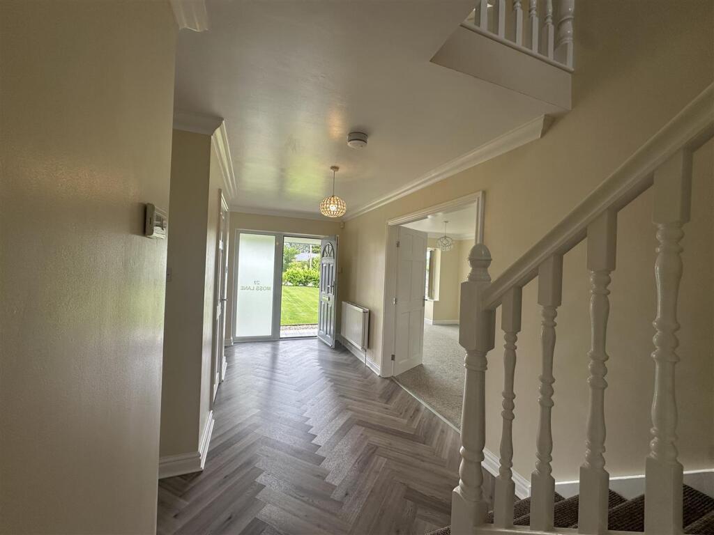 House in West Lancashire, Hesketh-with-Becconsall - More