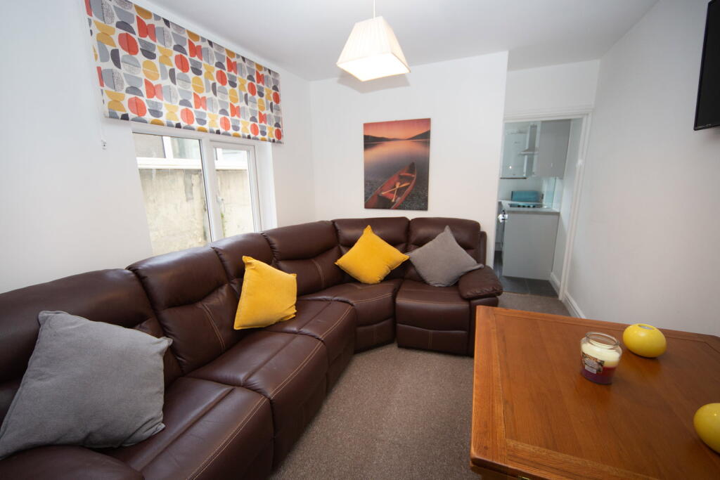 House in Cardiff, Maindy, Cathays - View 5