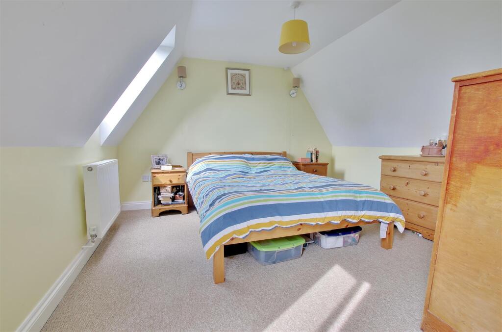 House in Huntingdonshire, Bluntisham - More