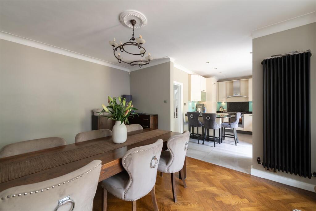 House in London, Brunswick Park - View 5