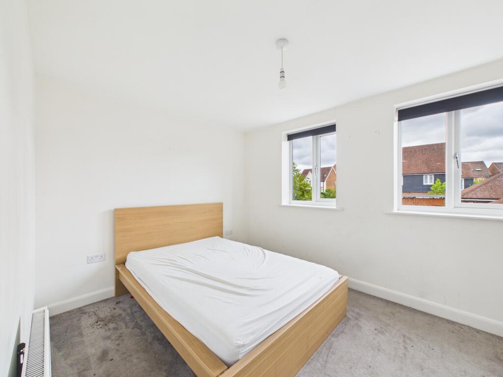 House in Horsham, Broadbridge Heath - View 5