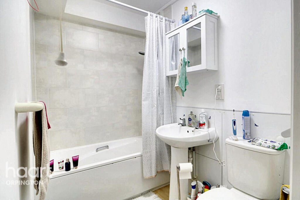 Apartment in Orpington, St Paul's Cray - View 5