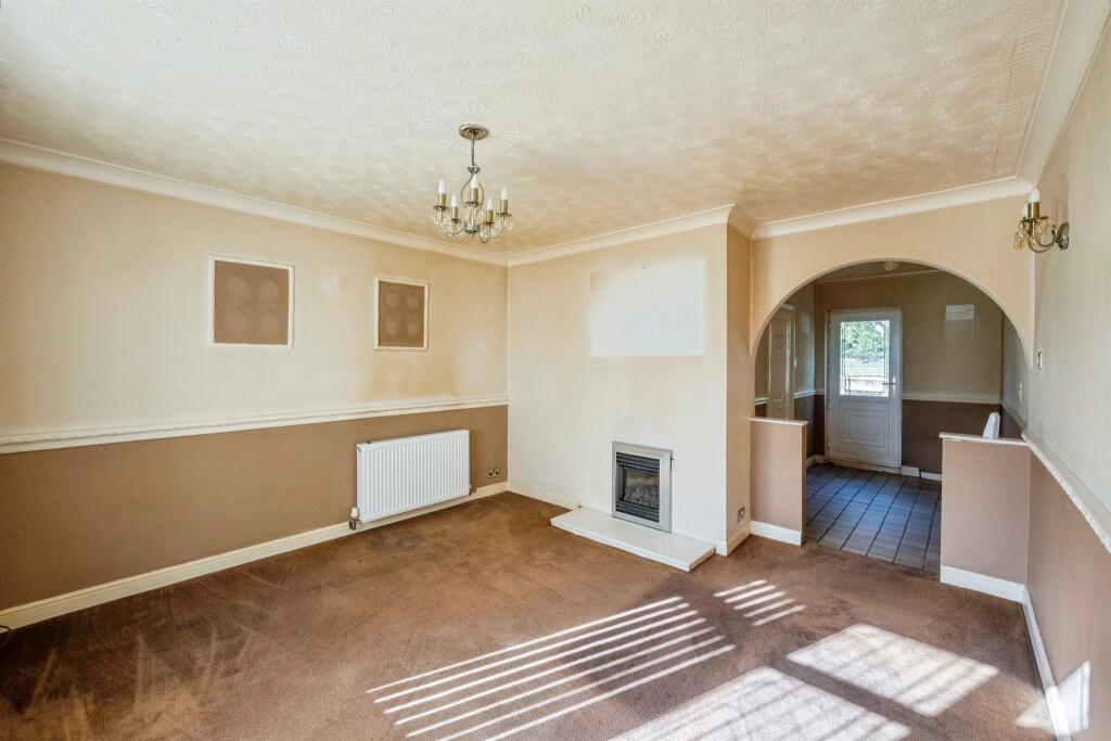 House in Doncaster, Rossington - View 2