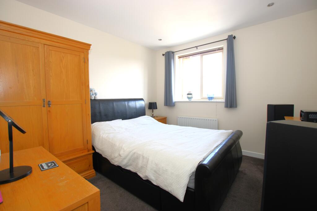Apartment in Northampton - View 5