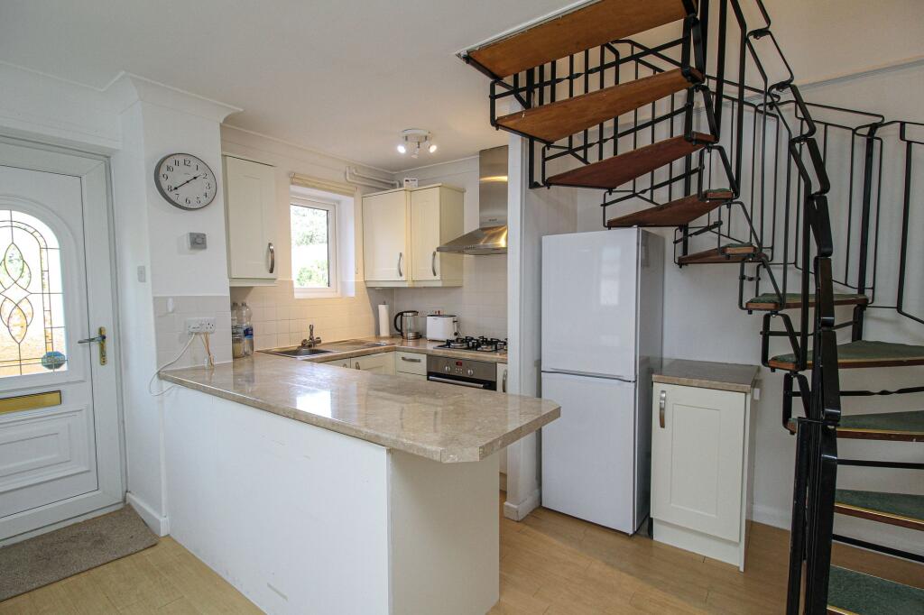 House in Guildford - View 3