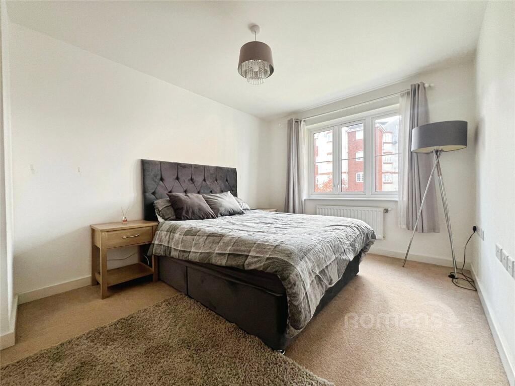 Apartment in Rushmoor, North Town - View 3