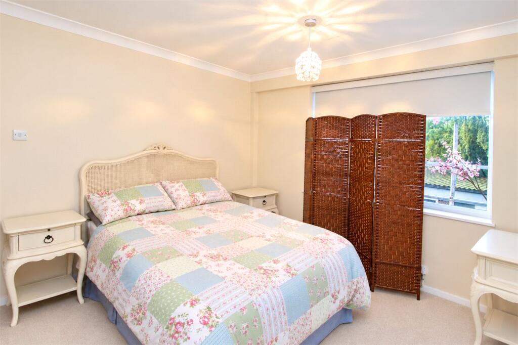 Apartment in Southend-on-Sea, Leigh-on-Sea - View 5