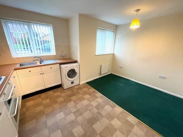 House in Mansfield, Nottinghamshire - View 4