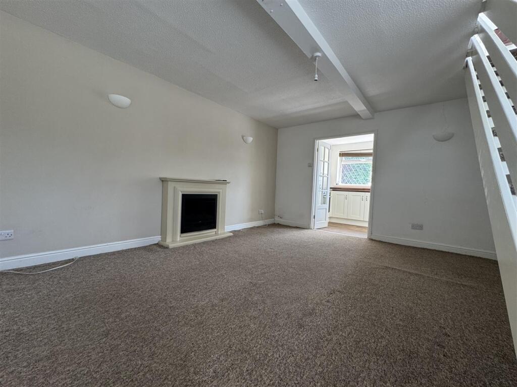House in Huddersfield, Lower Cumberworth - View 2