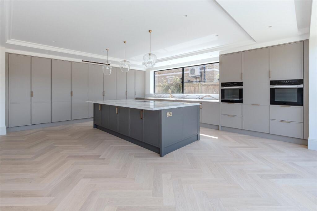 House in Watford - View 5