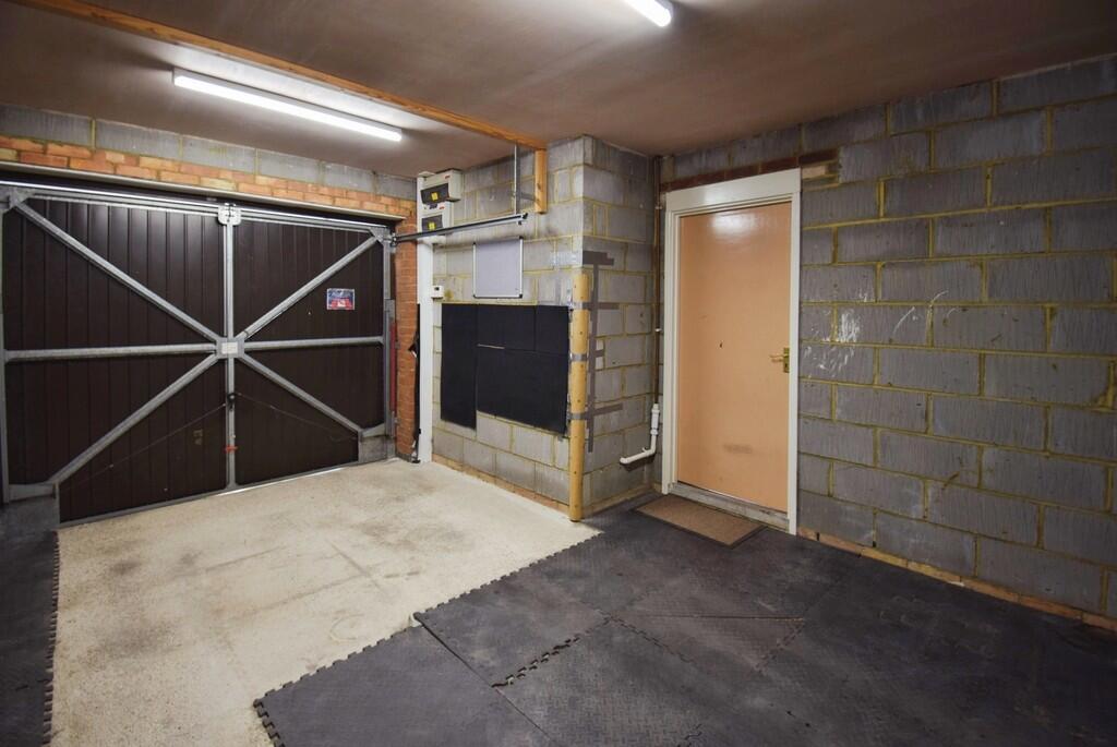 House in Bedford - View 4