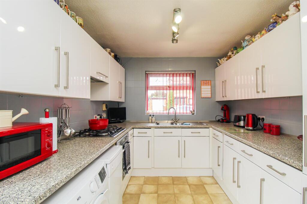 House in Wakefield, City Fields - View 2