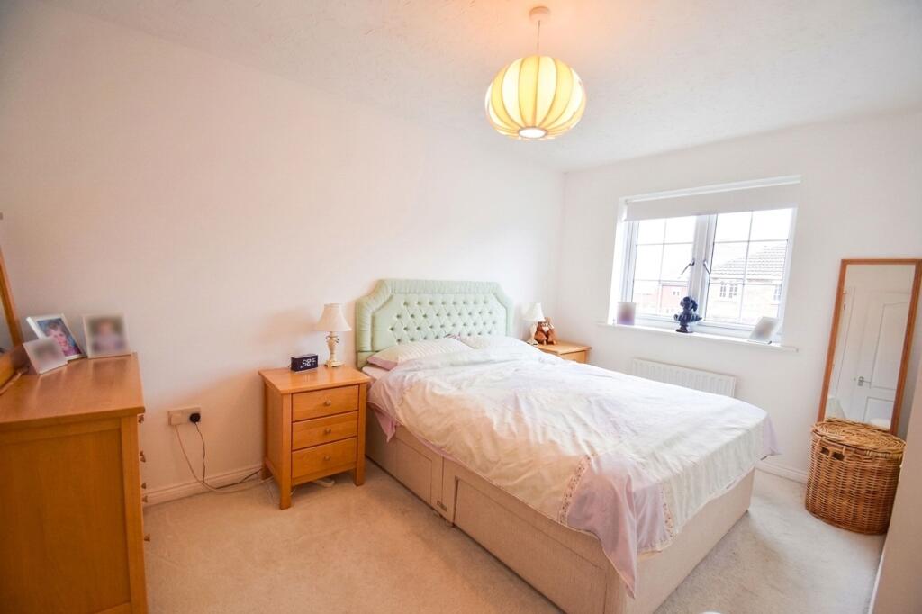 House in Stewartby, Bedford - More