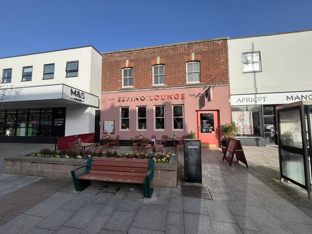 Main image of property: 87 Station Road, New Milton, Hampshire, BH25