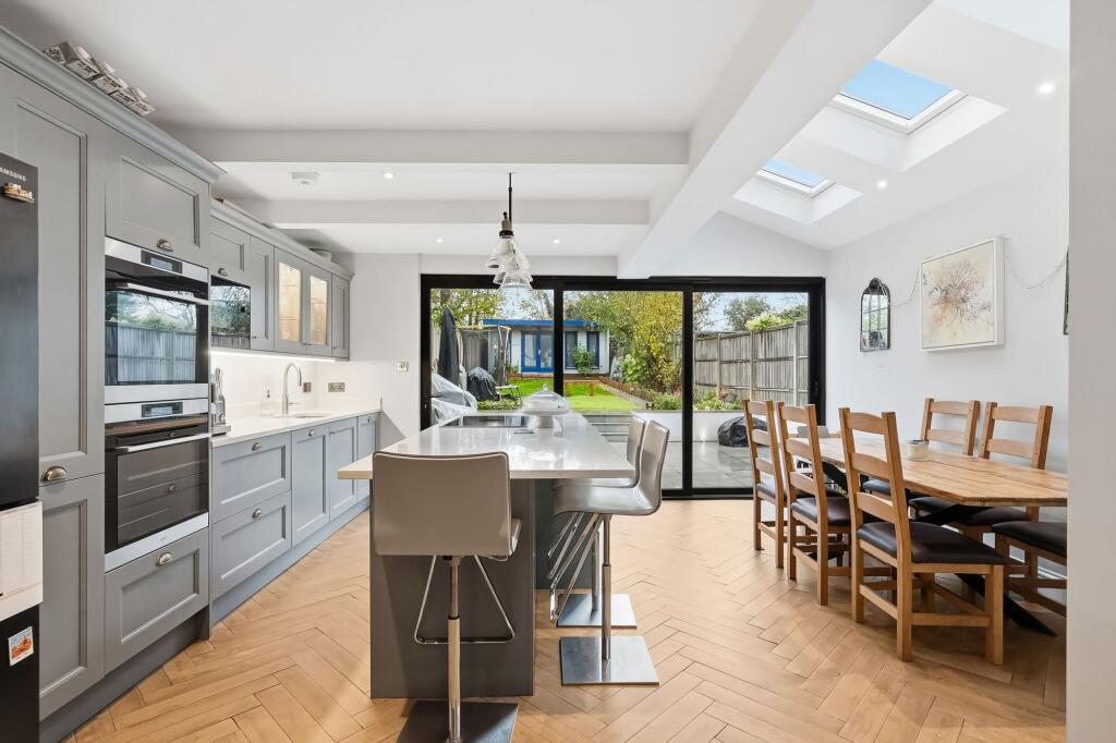 Main image of property: The Crescent, Belmont, SM2