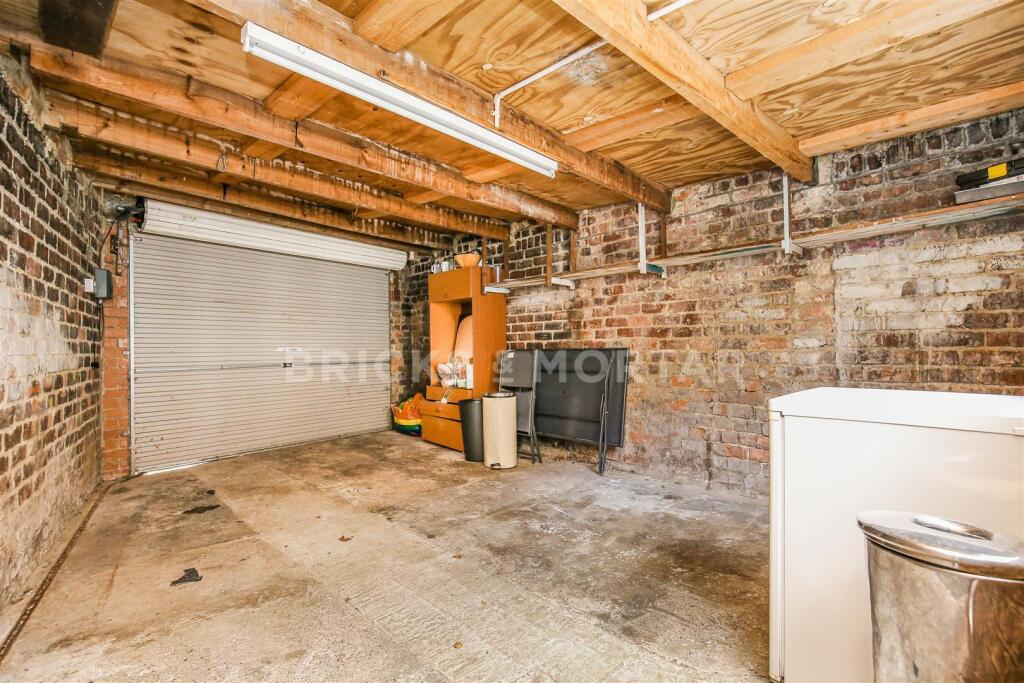 House in Newcastle upon Tyne - More