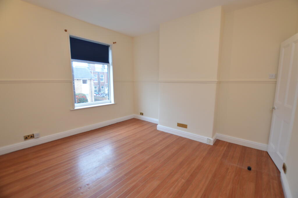 House in Wakefield - View 4