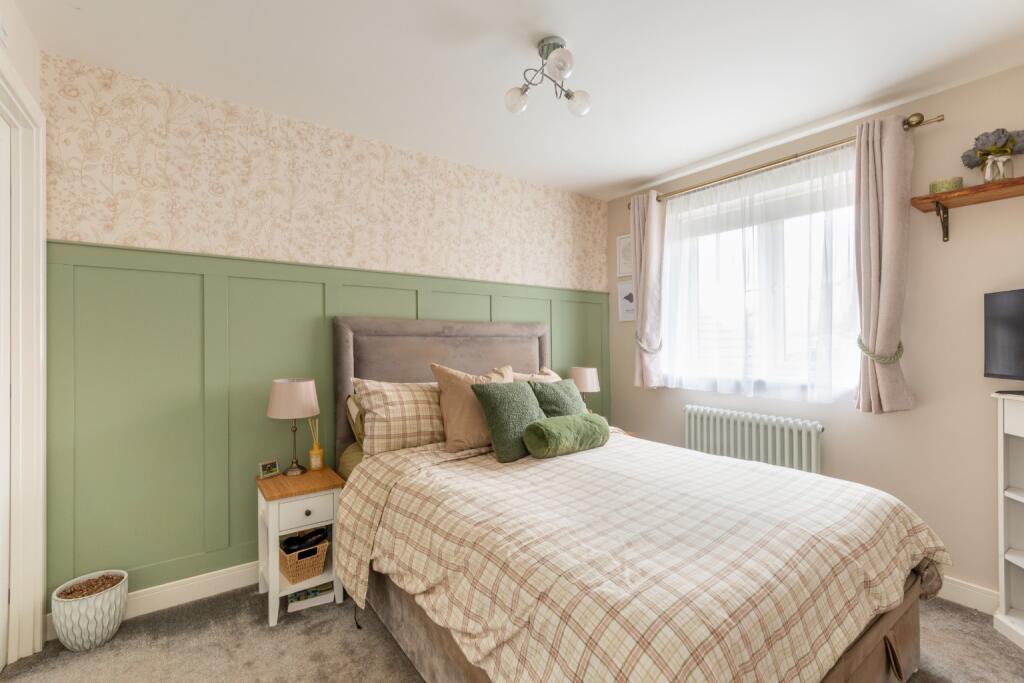 House in Cradley, Westfield - More