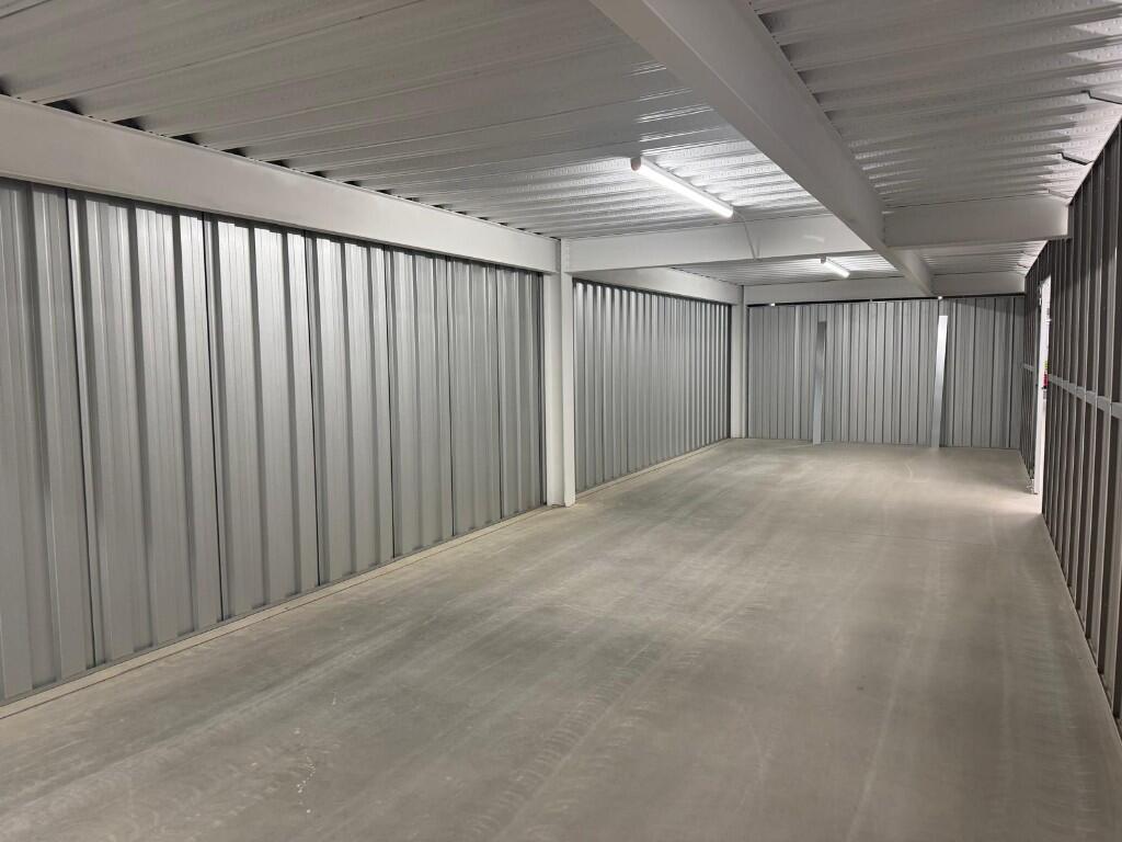 Main image of property: Sheffield Road, Chesterfield, Derbyshire, S41