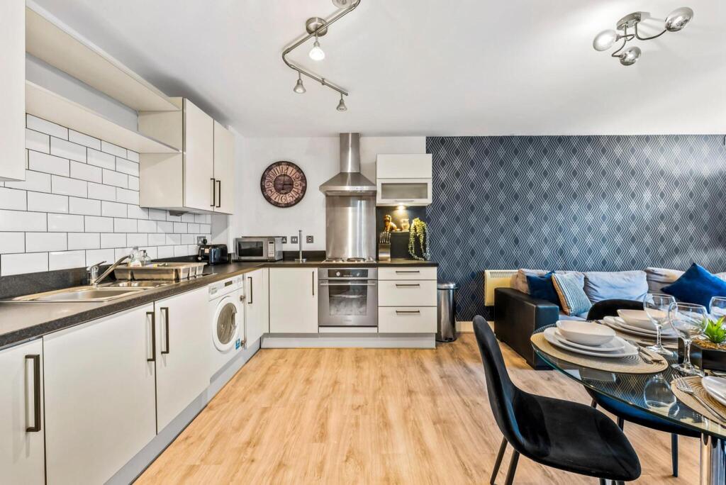 Apartment in Kirklees, West Yorkshire - More