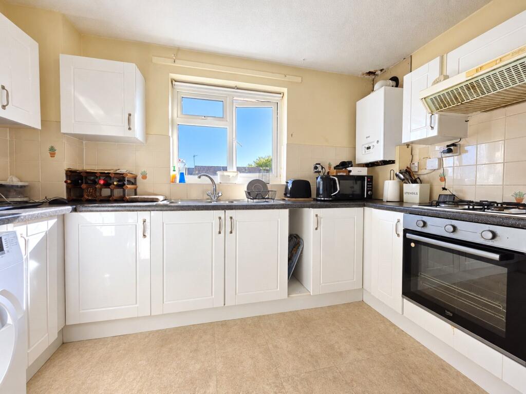 Apartment in Southend-on-Sea - View 2