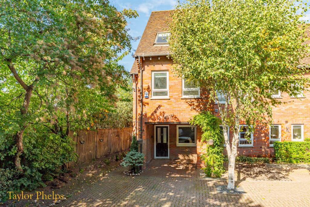 Main image of property: St. Andrew Street, Hertford