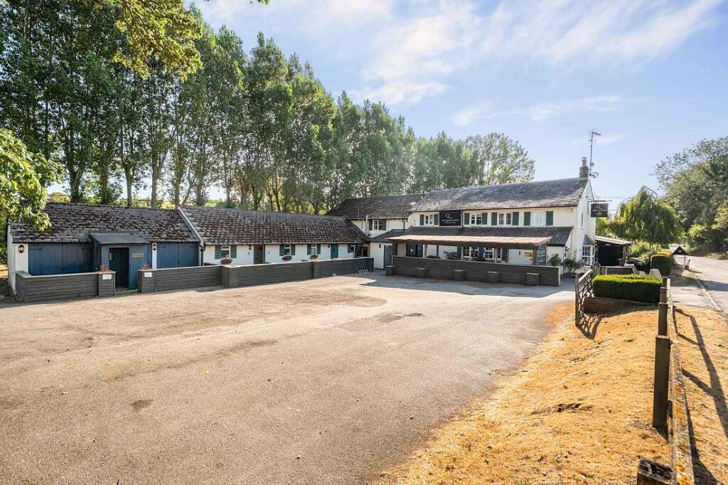 Main image of property: LA-625106 - Queens Arms, Newbury Road, Hungerford RG17 7ET