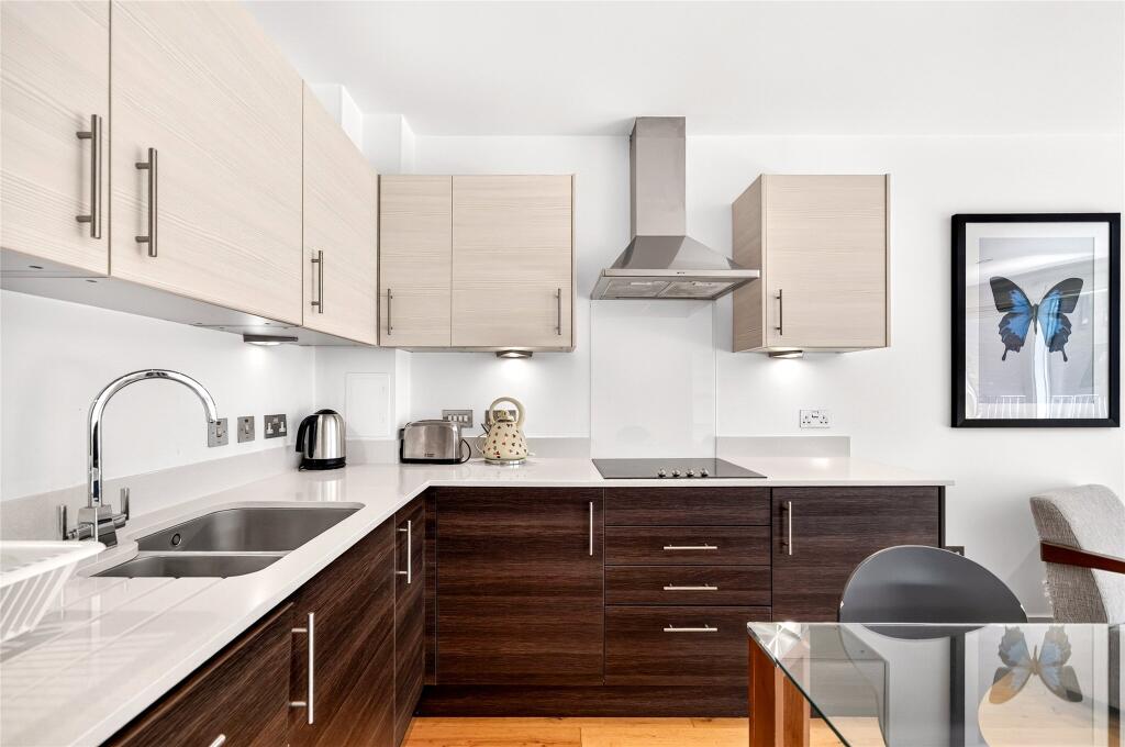 Apartment in Edinburgh - More