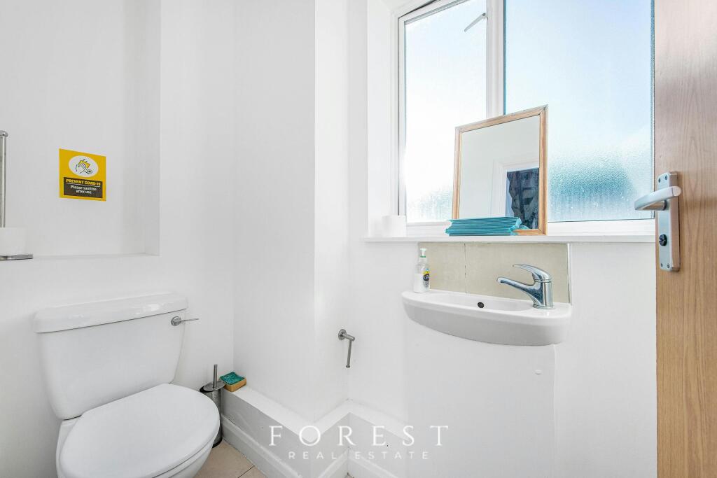 32303_forest_real_estate_77_79_maygrove_rd_10_lo.jpg