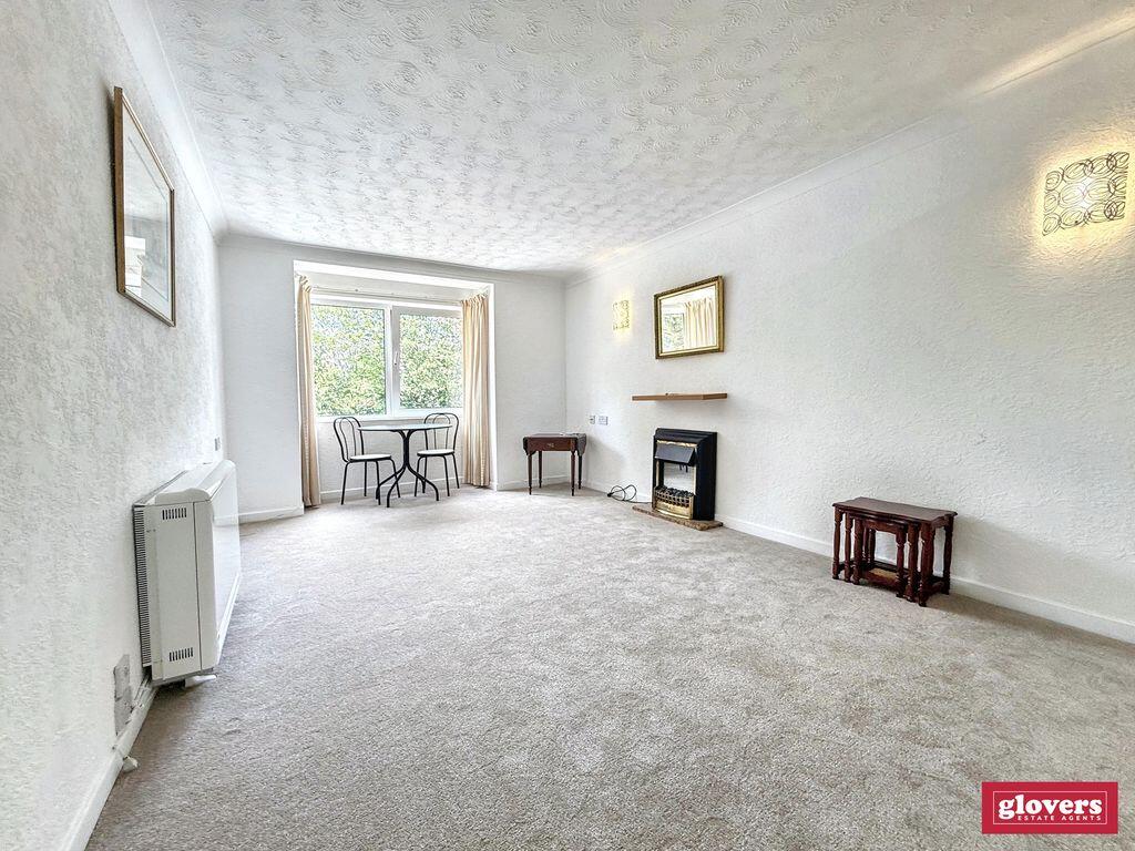 Apartment in Birmingham, Brandwood End - View 2