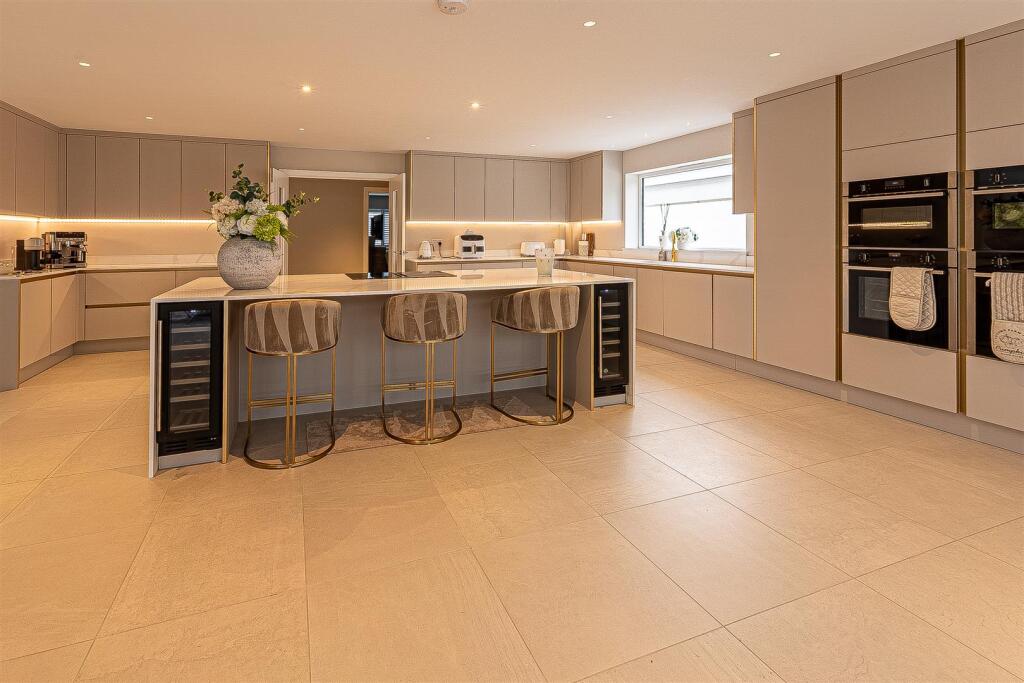 Woodlinken Drive, Verwood photo 2