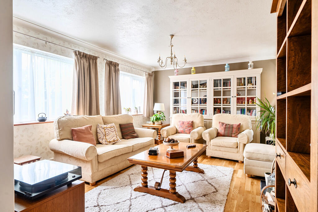 House in High Wycombe, Hughenden Valley, Totteridge - View 5