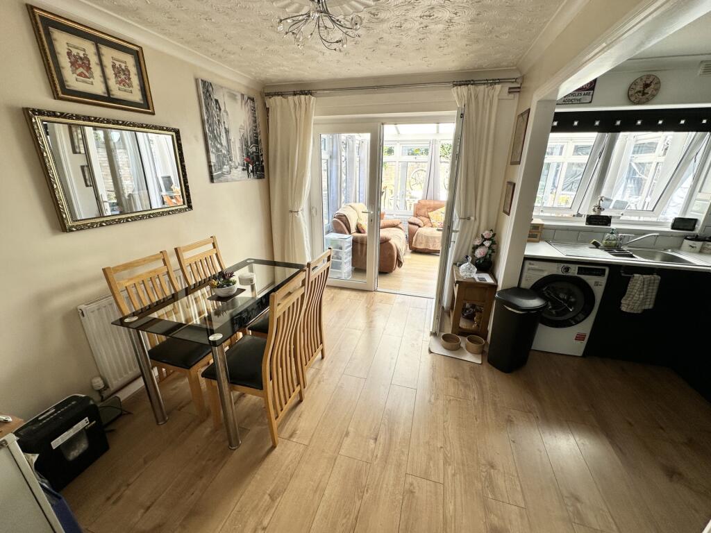 Laburnum Way, Yeovil, BA20 photo 5