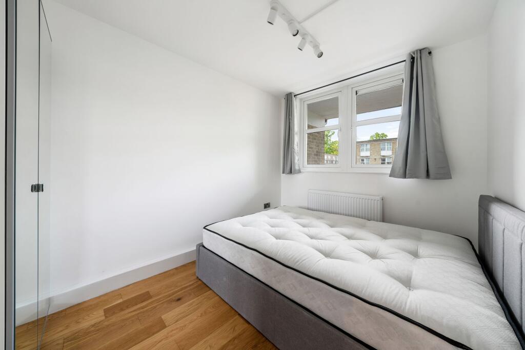 Apartment in Sutton - View 4