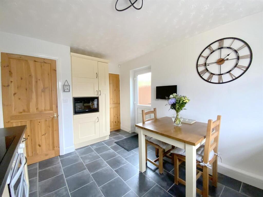 House in Grimsby, Waltham - View 4