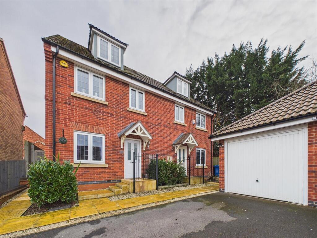 4-bed semi-detached on Woodgate Drive, Chellaston, Derby, £300,000