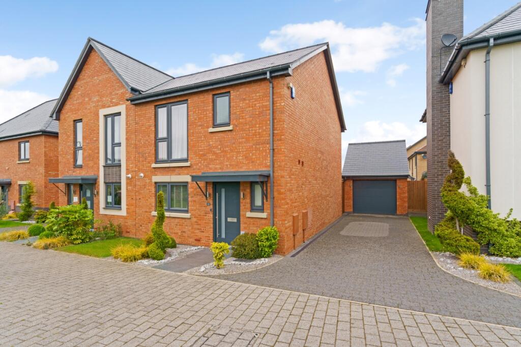 Main image of property: Buzzard Close Stratford-upon-Avon CV37