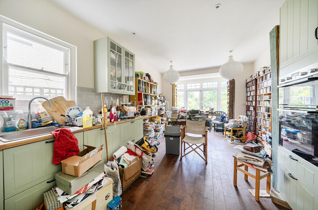 House in London - View 5