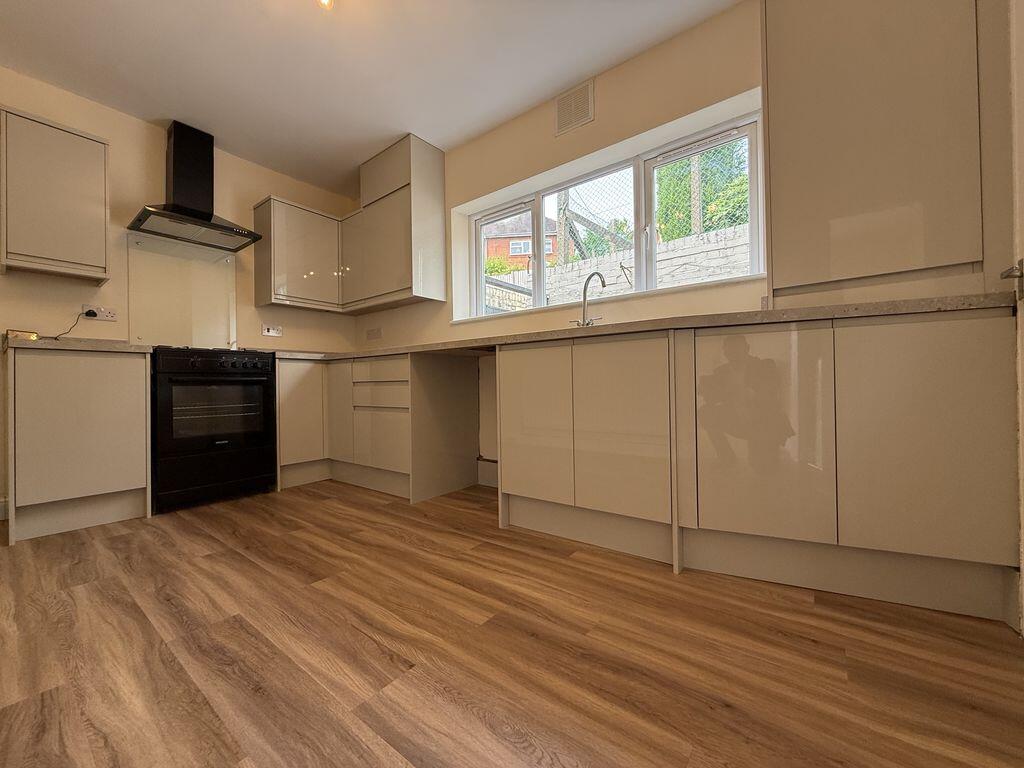 House in Stoke-on-Trent - View 4