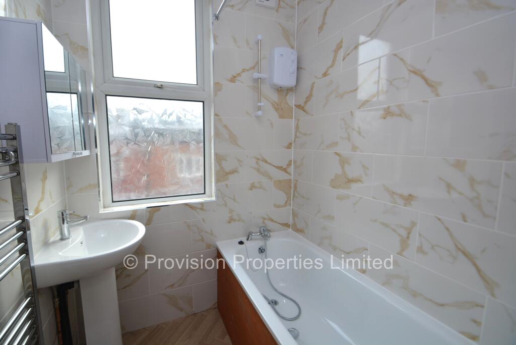 6 bedroom terraced house for rent