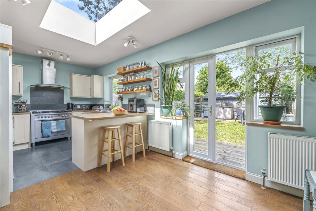 Apartment in London - View 3