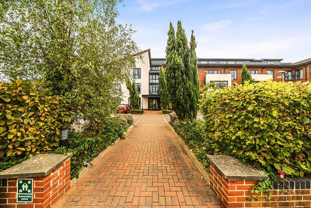 2-bed house on Shotover View, Craufurd Road, Oxford, £135,000