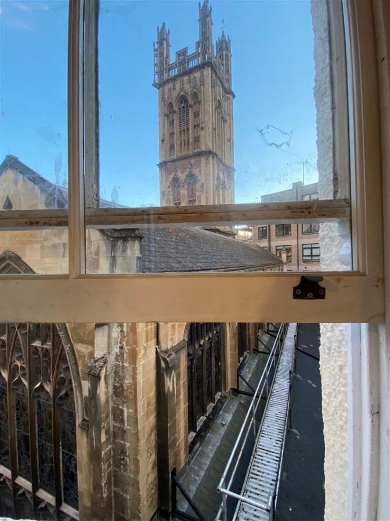 Apartment in Bristol - More