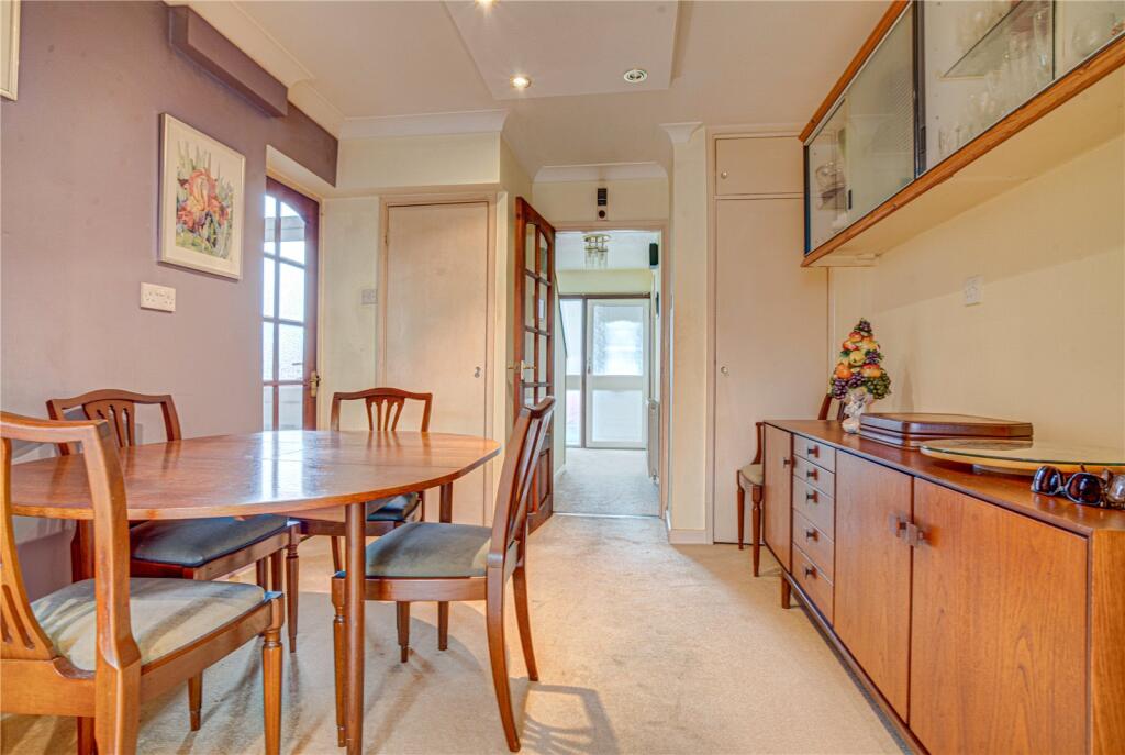 Braemar Close, Lawns, Swindon, Wiltshire, SN3 photo 4