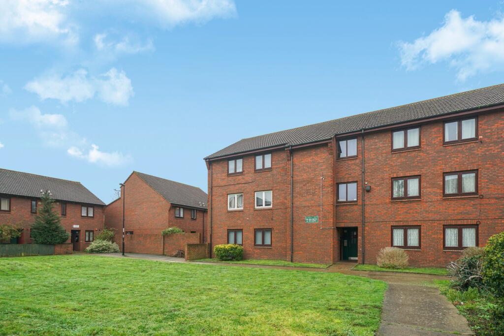 Main image of property: Eastney Road, Croydon, CR0