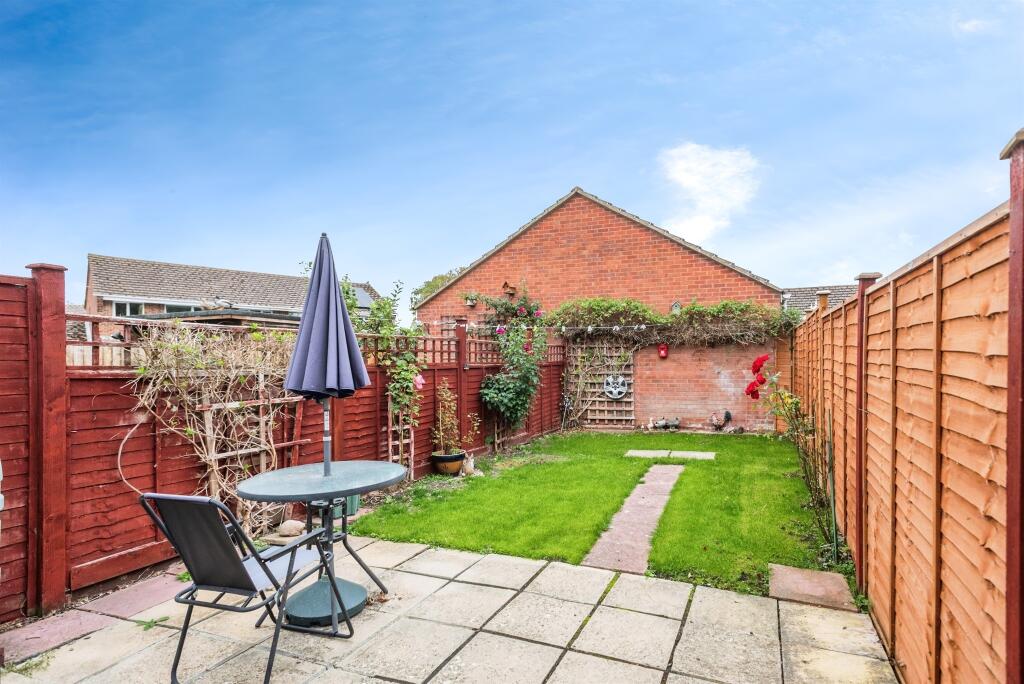 Millers Close, Chalgrove, Oxford photo 2