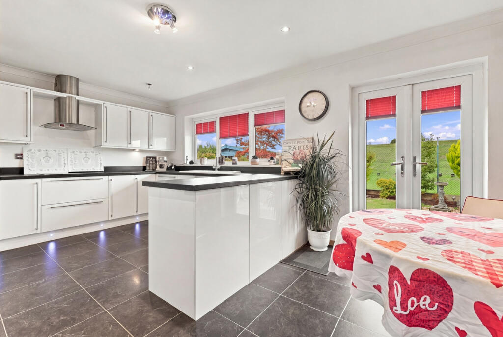 House in Southend-on-Sea - View 4