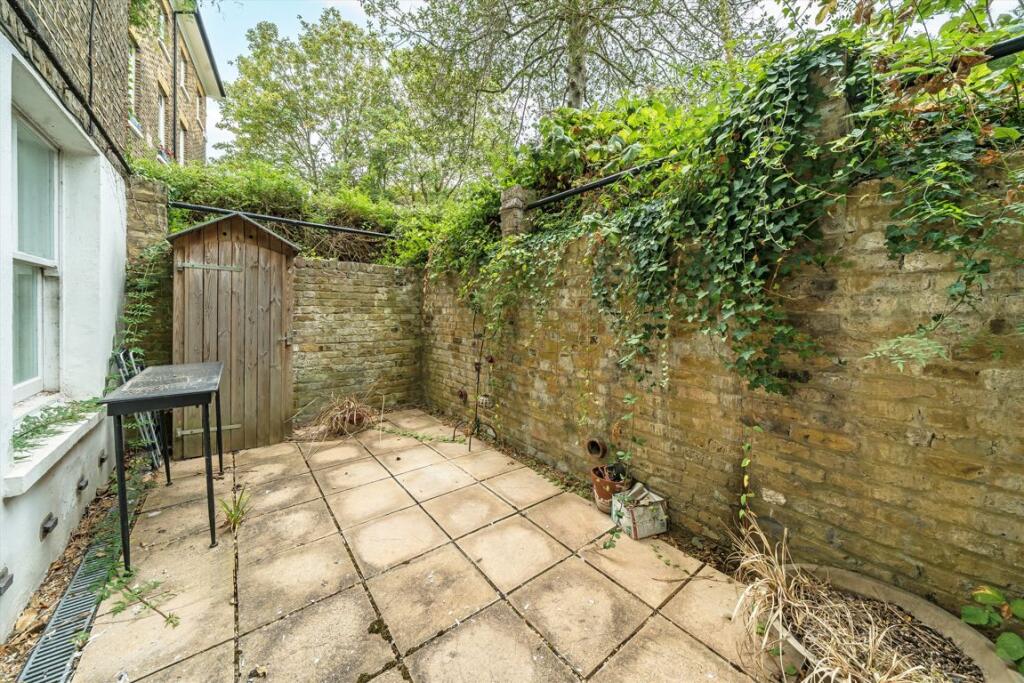 Apartment in London - View 5
